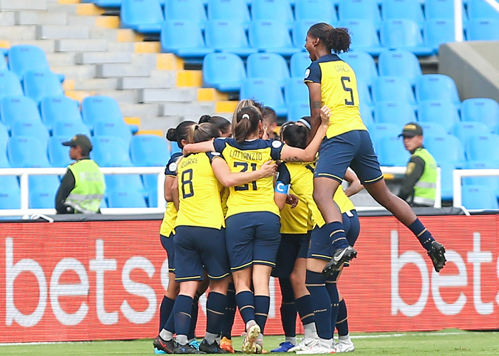 Uruguay goleó 6-1 a Perú en fútbol femenino