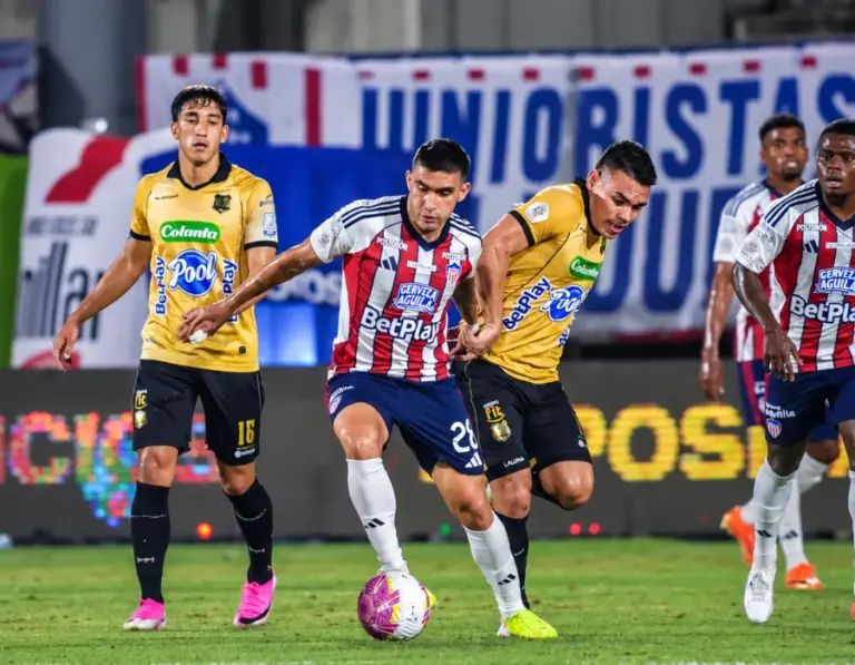 La síntesis del triunfo del Tiburón sobre Águilas en el Romelio Martínez
