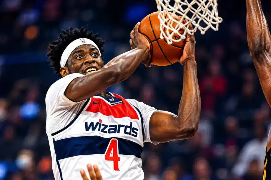 AJ Dybantsa debutó con autoridad, aunque los Wizards cayeron ante los Cavaliers