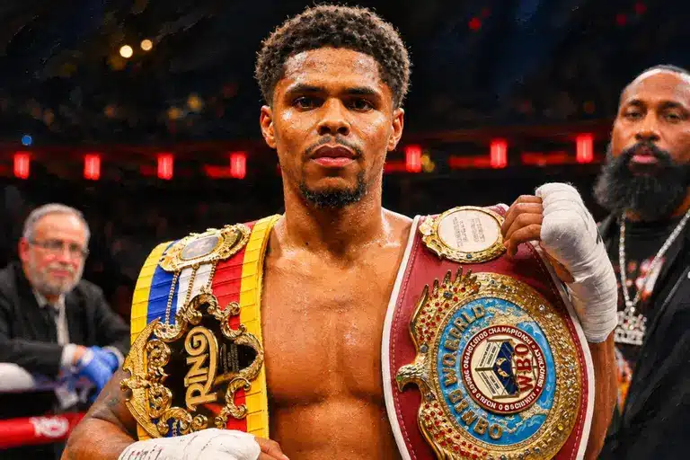 La OMB pone a Shakur Stevenson contra el reloj y contra Raymond Muratalla